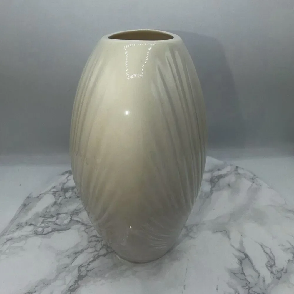 LENOX Creme Mirage Medium Vase-NWT!